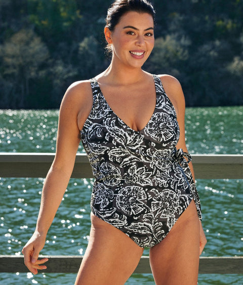 The High Leg High Rise Bottom - Batik in Sea Urchin & White Sand