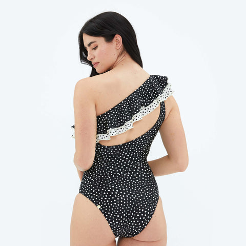 The Ruffle Sidestroke - On the Dot